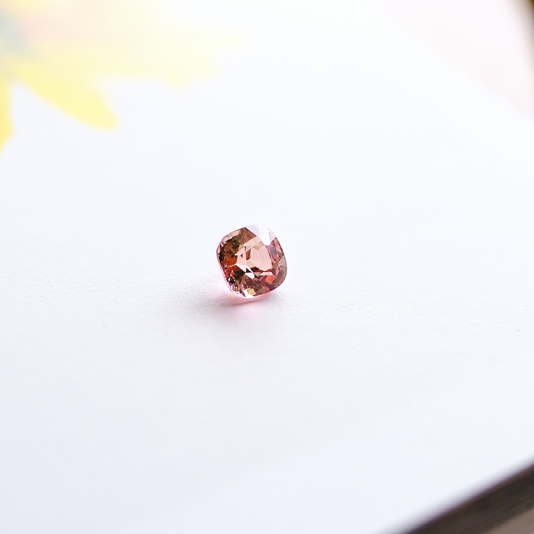★SALE★【オレンジピンク スピネル】NATURAL ORANGY PINK SPINEL / 1.05ct / 天然非加熱スピネル / 1点物 希少 スクエアクッションカット 【送料無料 / 鑑別書付】【クーポン対象外】の商品画像_6