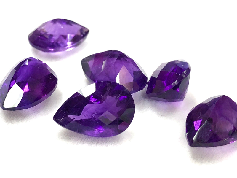 限定入荷★極上！透明度抜群◎輝く高発色★ウルグアイ産★宝石ルース/アメジスト（Amethyst/紫水晶）/ドロップカット/約1.5ct/約9×7mm/1粒【天然石/パワーストーン】【アメリカツーソン・香港展示会・世界各地出展品買い付け】の商品画像_3