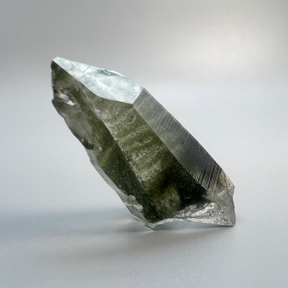 ガネッシュヒマール産クローライトイン天然ヒマラヤ水晶ポイント/Ganesh Himal Chlorite in Himalayan Quartz Mini Pointの商品画像_10