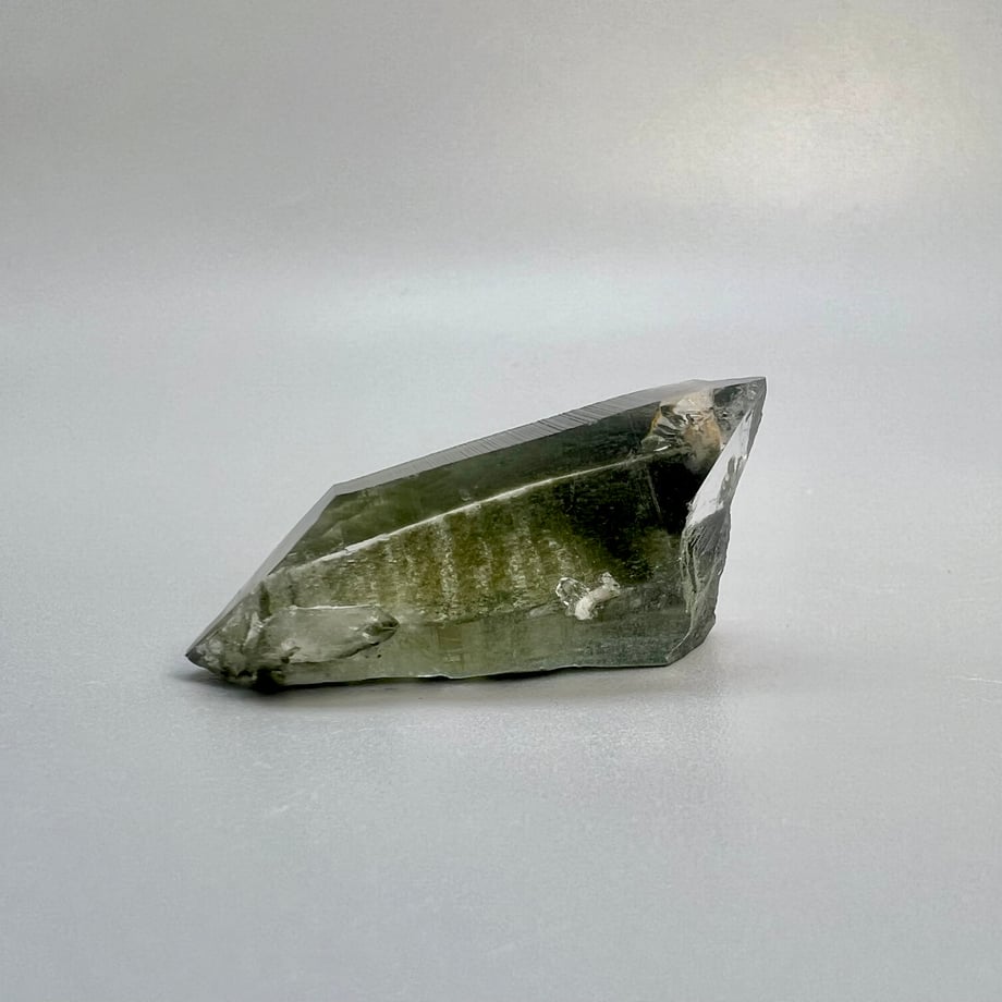 ガネッシュヒマール産クローライトイン天然ヒマラヤ水晶ポイント/Ganesh Himal Chlorite in Himalayan Quartz Mini Pointの商品画像_16