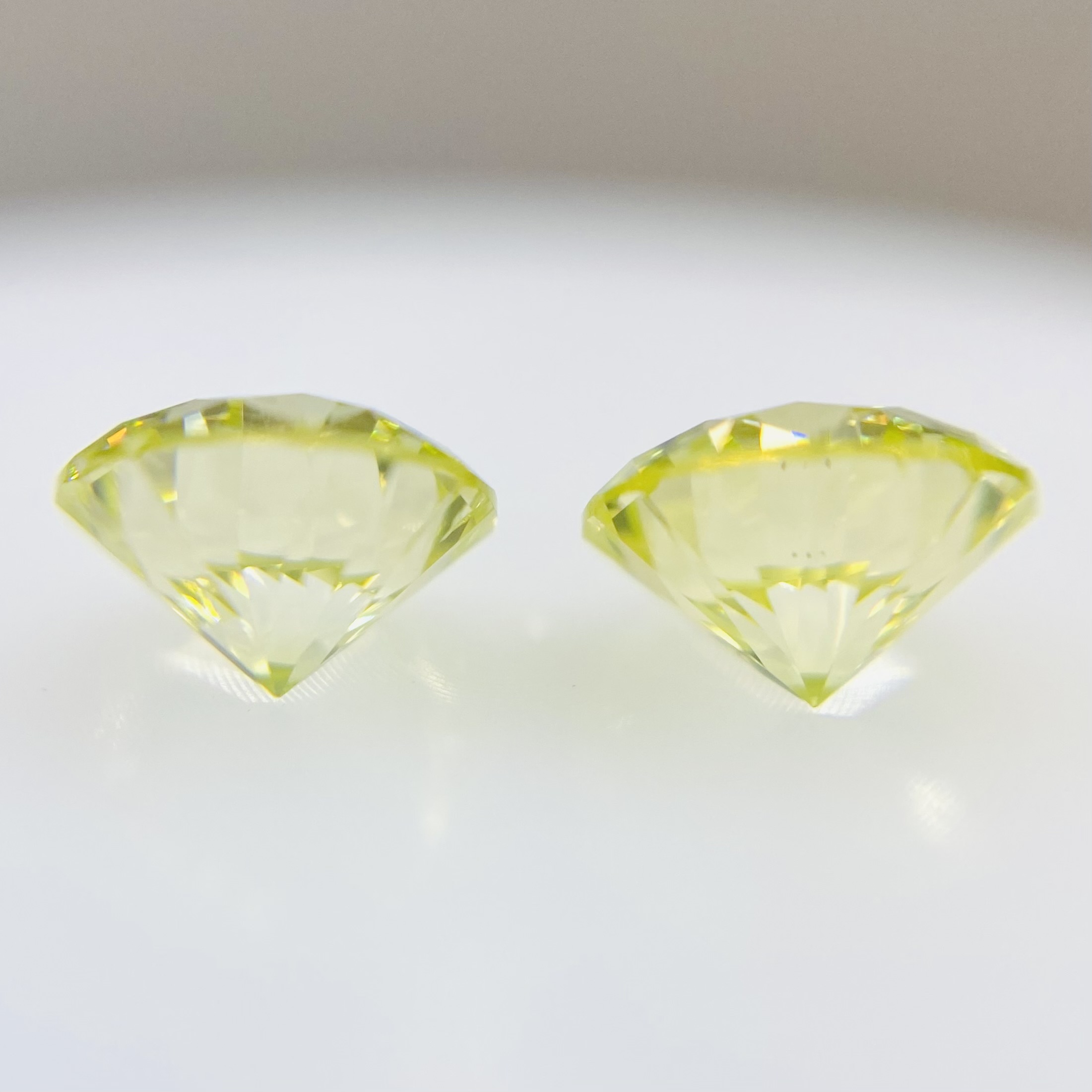 FANCY GREEN YELLOW 0.509ct/0.485ct RD/RT1919/CGLの商品画像_3