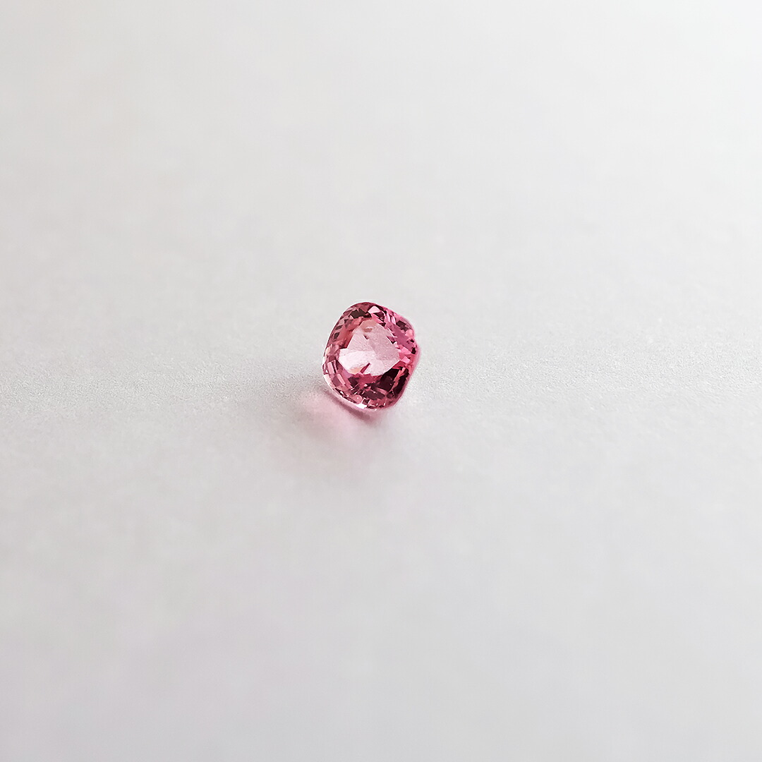 ★SALE★【オレンジピンク スピネル】NATURAL ORANGY PINK SPINEL / 1.05ct / 天然非加熱スピネル / 1点物 希少 スクエアクッションカット 【送料無料 / 鑑別書付】【クーポン対象外】の商品画像_4