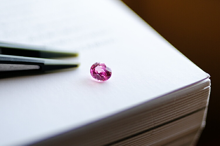 【パパラチア サファイア】PADPARADSCHA SAPPHIRE / 1.21ct / 天然非加熱サファイア / 1点物 ピンクオレンジ 希少石 希少カラー オーバルシェイプ 【送料無料 / 鑑別書付】の商品画像_15