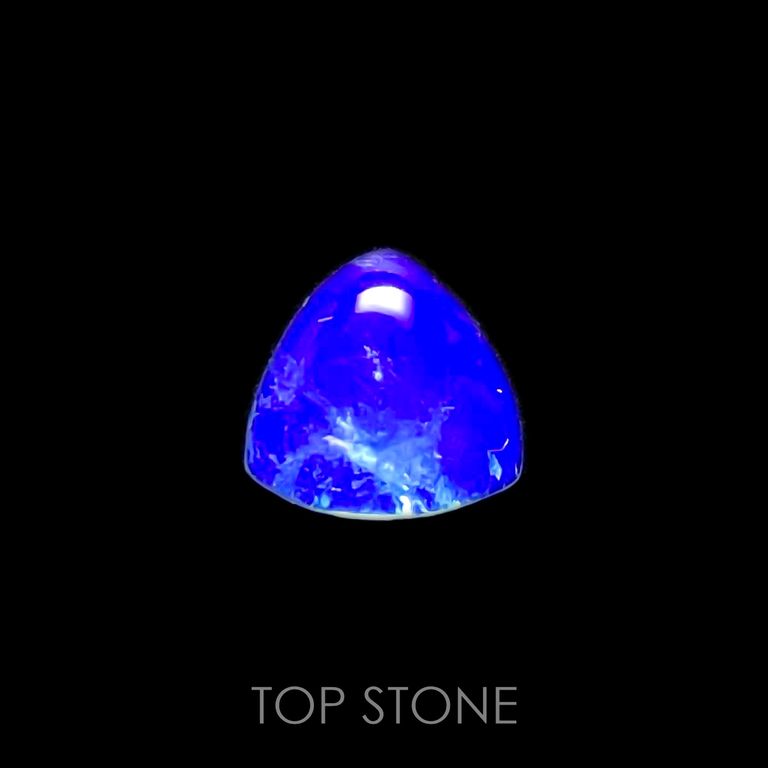 フローライト フルオレッセンス(宝石名フルオライト)イギリス・ロジャリー鉱山産 2.3ct 識別済2111137668.3x8.6mm前後の商品画像_4