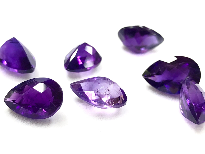 限定入荷★極上！透明度抜群◎輝く高発色★ウルグアイ産★宝石ルース/アメジスト（Amethyst/紫水晶）/ドロップカット/約1.5ct/約9×7mm/1粒【天然石/パワーストーン】【アメリカツーソン・香港展示会・世界各地出展品買い付け】の商品画像_2