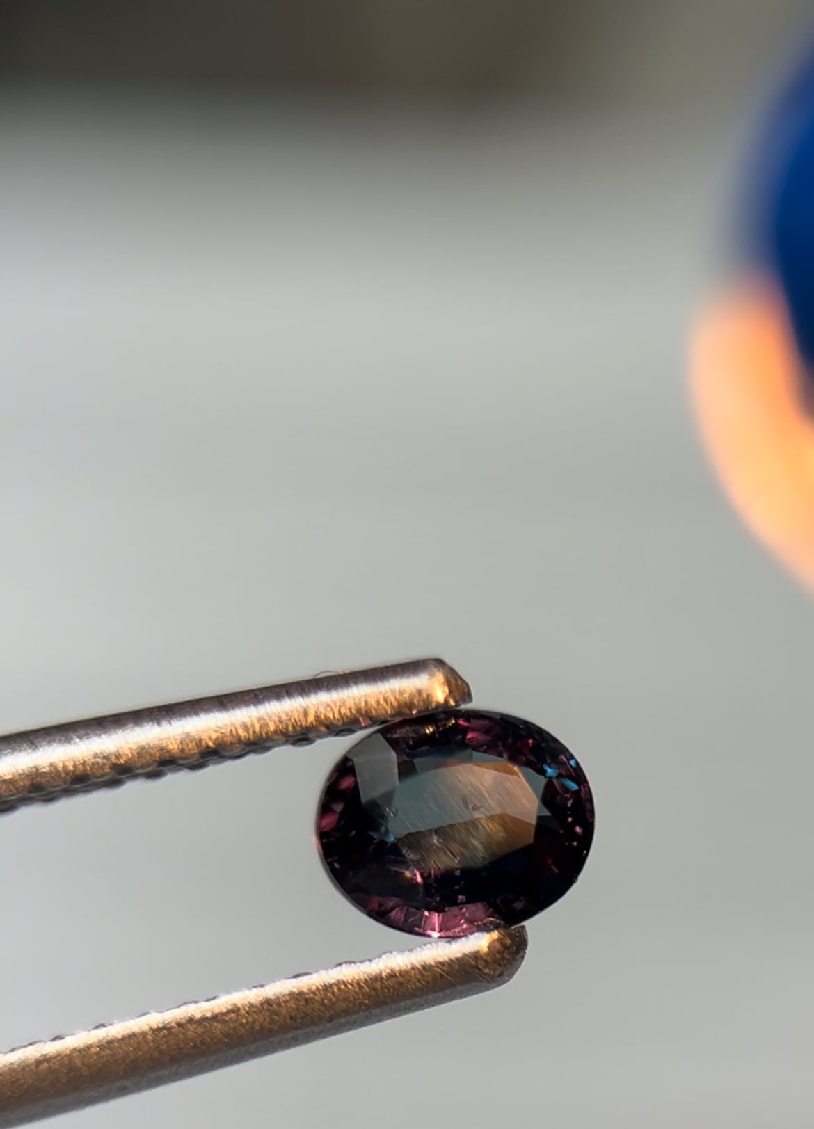 カラーチェンジガーネット(べキリ産) 0.51ct ovalの商品画像_5