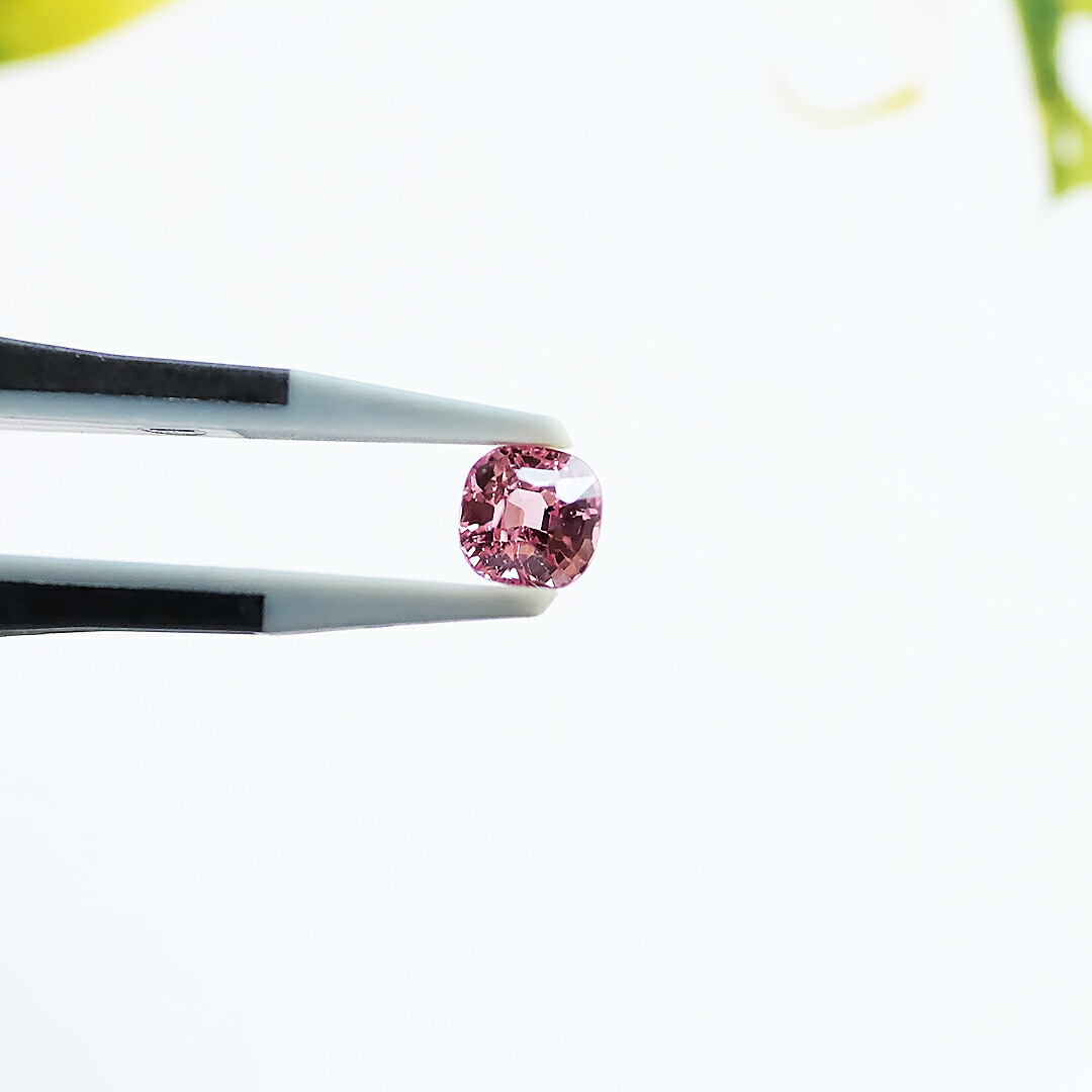 ★SALE★【オレンジピンク スピネル】NATURAL ORANGY PINK SPINEL / 1.05ct / 天然非加熱スピネル / 1点物 希少 スクエアクッションカット 【送料無料 / 鑑別書付】【クーポン対象外】の商品画像_3