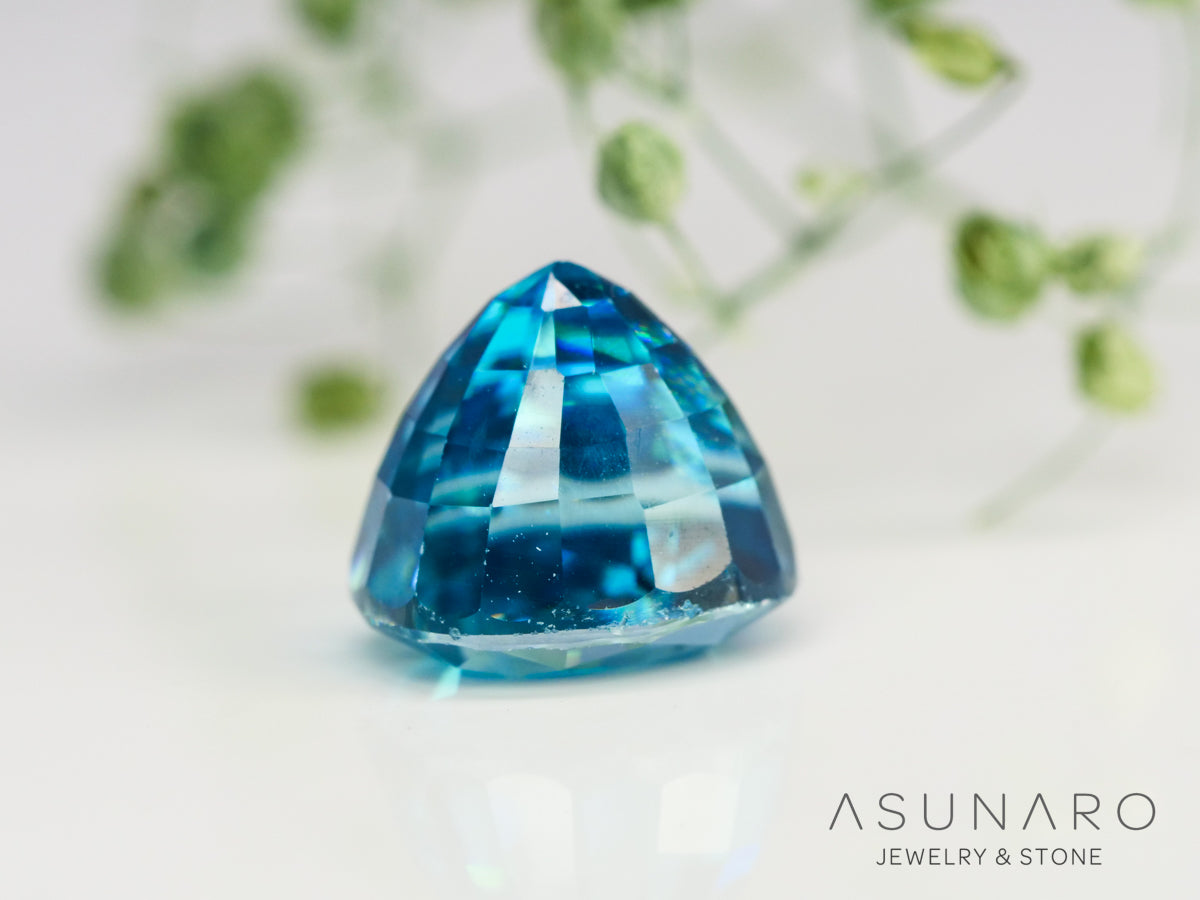 ブルージルコン ラタナキリブルー クッションカット 2.52ct カンボジア産 【240502-1993】の商品画像_3