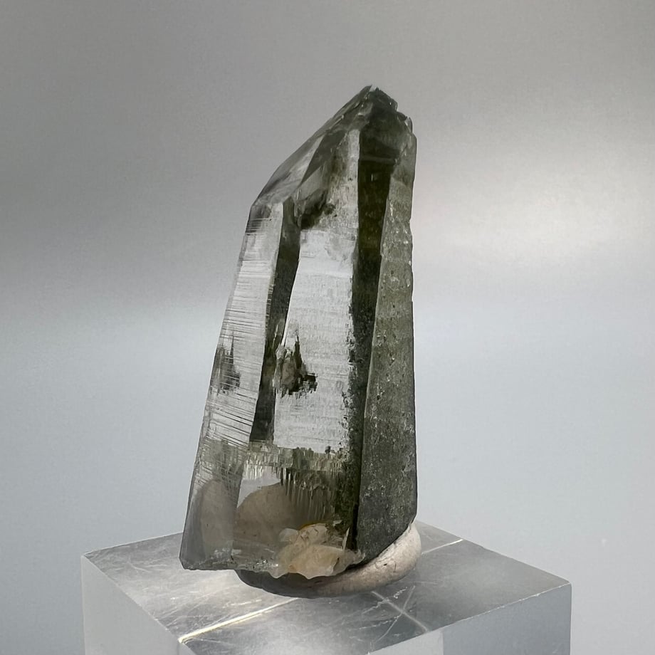 ガネッシュヒマール産クローライトイン天然ヒマラヤ水晶ポイント/Ganesh Himal Chlorite in Himalayan Quartz Mini Pointの商品画像_15