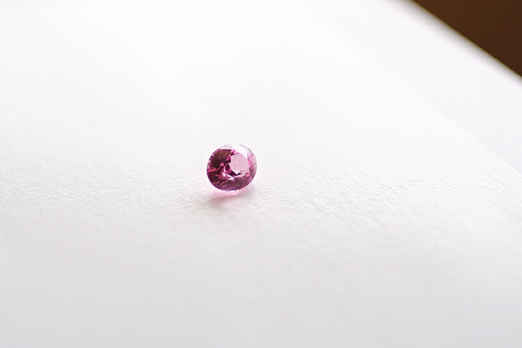【パパラチア サファイア】PADPARADSCHA SAPPHIRE / 1.21ct / 天然非加熱サファイア / 1点物 ピンクオレンジ 希少石 希少カラー オーバルシェイプ 【送料無料 / 鑑別書付】の商品画像_10
