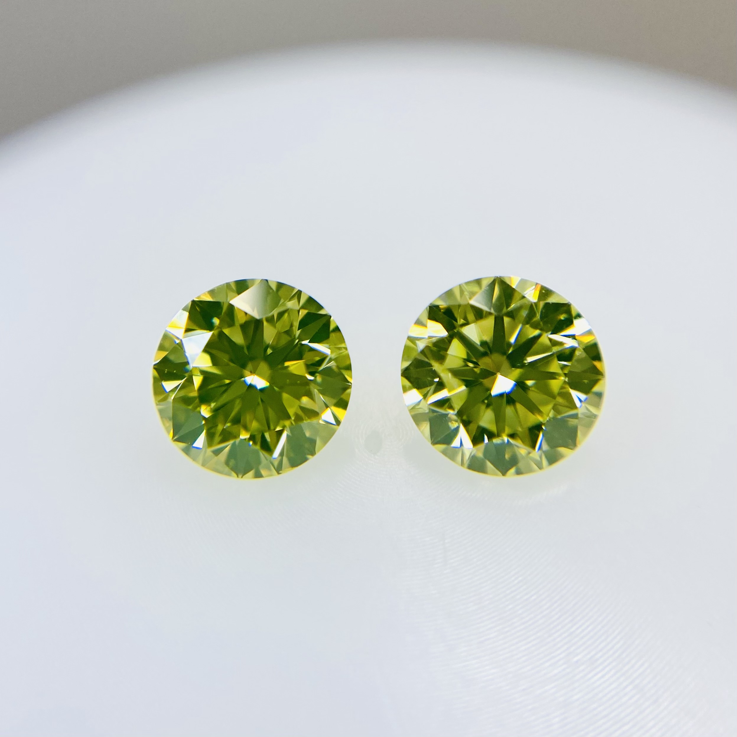 FANCY GREEN YELLOW 0.509ct/0.485ct RD/RT1919/CGLの商品画像_6