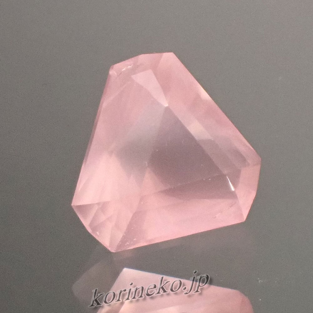  ローズクォーツのトライアングルカットルース 3.15ct の商品画像_2